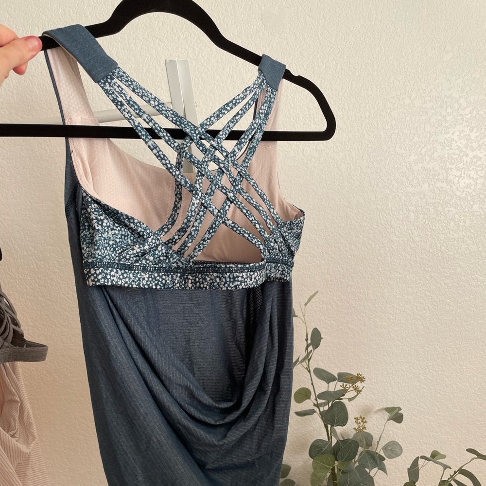 Lululemon don’t think: 2 in 1 open back tank size 6 - perfect for size 4/6.